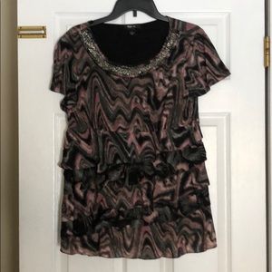 Short sleeved dressy top